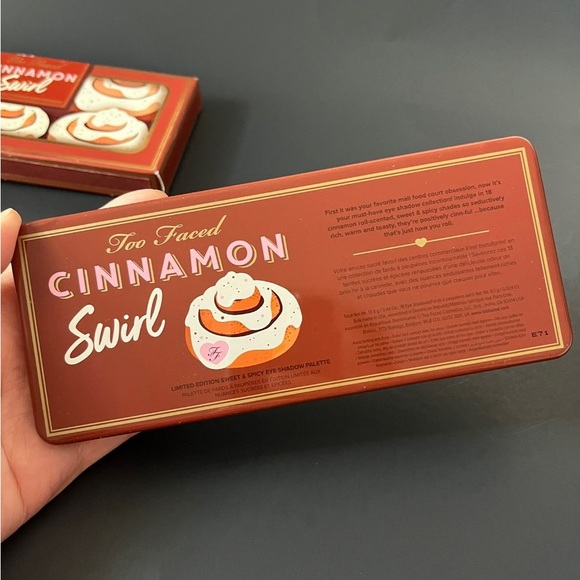 Too Faced Cinnamon Swirl Eyeshadow Palette 18 Eyeshadows - Picture 6 of 6
